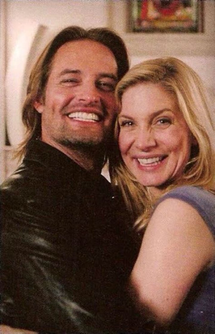 Exploring Elizabeth Mitchell's Love Life: Who Is Her Boyfriend?