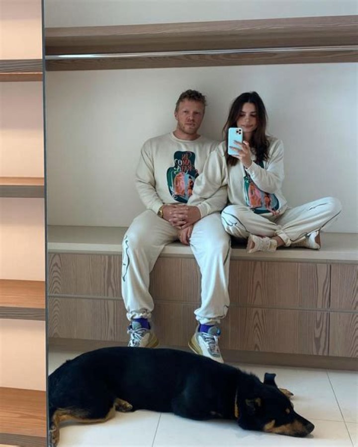 Emily Ratajkowski shows off big baby bump while completely nude & admits she feels like 'Winnie the Pooh in human form'