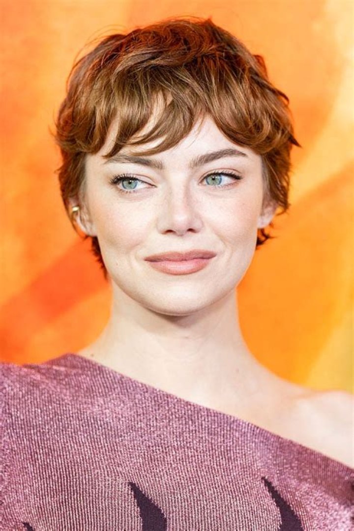Emma Stone Models Pixie Hairstyle for 'Vogue': Photo