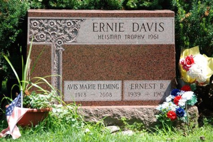 Ernie Davis’ Girlfriend: The Heart Behind The Legend