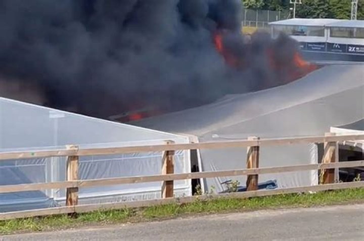 Fire erupts at Lydden Race Circuit as black smoke billows from paddock