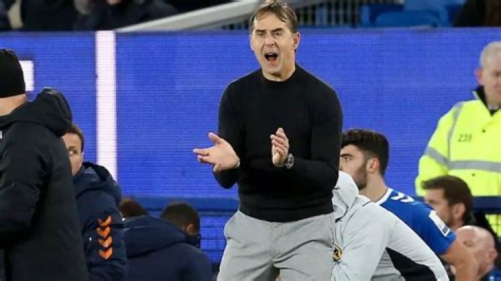 Gary O'Neil faces Man Utd baptism of fire after Julen Lopetegui scarpered over Wolves' pauper budget and shrinking squad