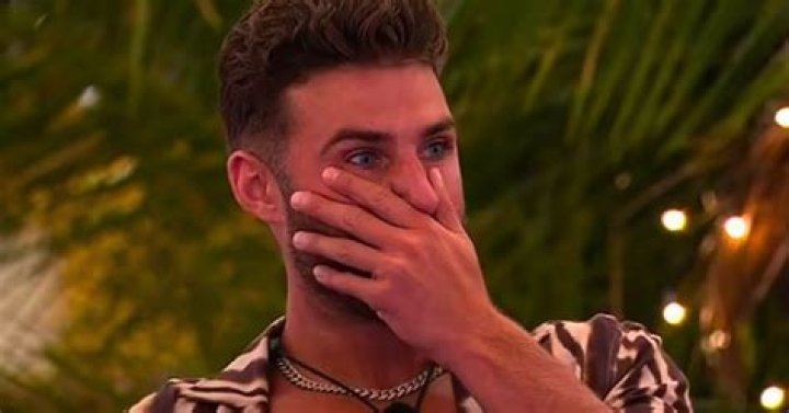 Liam's Gaslighting Of Millie In Love Island Is Toxic & Manipulative