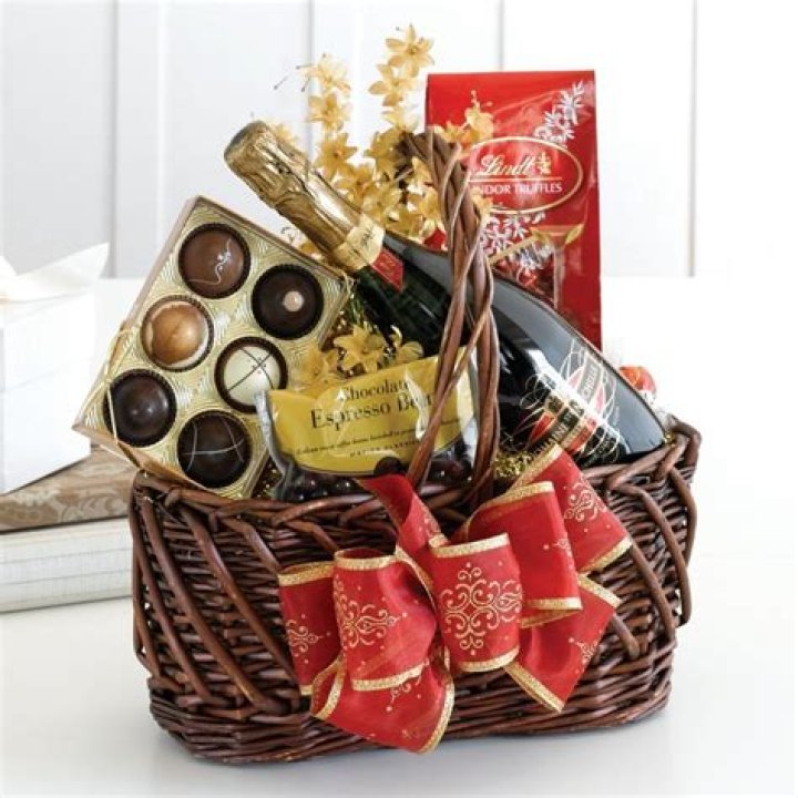 31 Best Gift Hampers for Indulgent Gifting in 2023