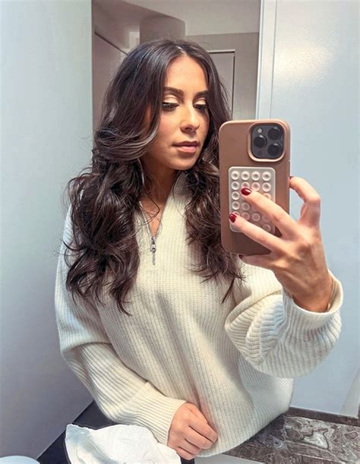 Girl With No Job’s Claudia Oshry's Typical Day in the Life