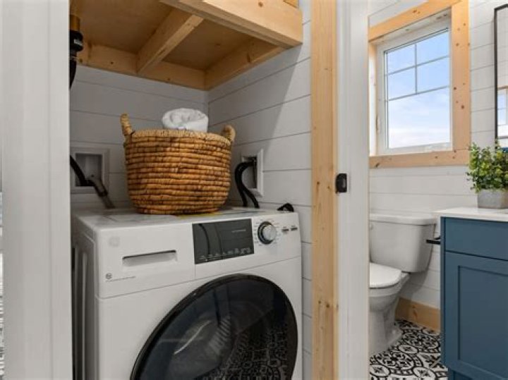 'Roomy' rave shoppers about Lowe's $4,410 tiny home kit that's pre-cut with additional storage loft