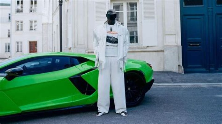 I grew up in poverty & was homeless as a kid - now I’m a multi-millionaire at 25 with a Lamborghini & designer clothes
