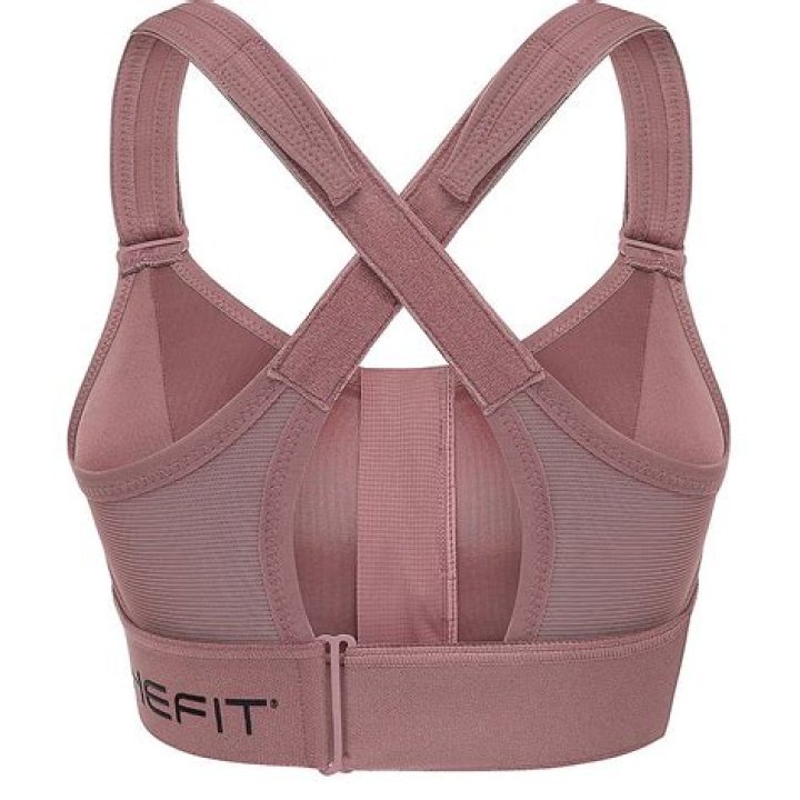 I’m a gym girl - women say you ‘can’t wear a sports bra as a top’ but watch me prove you wrong