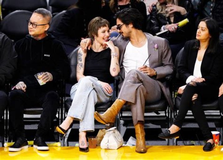 Halsey and Avan Jogia Cuddle Courtside at Los Angeles Lakers Game