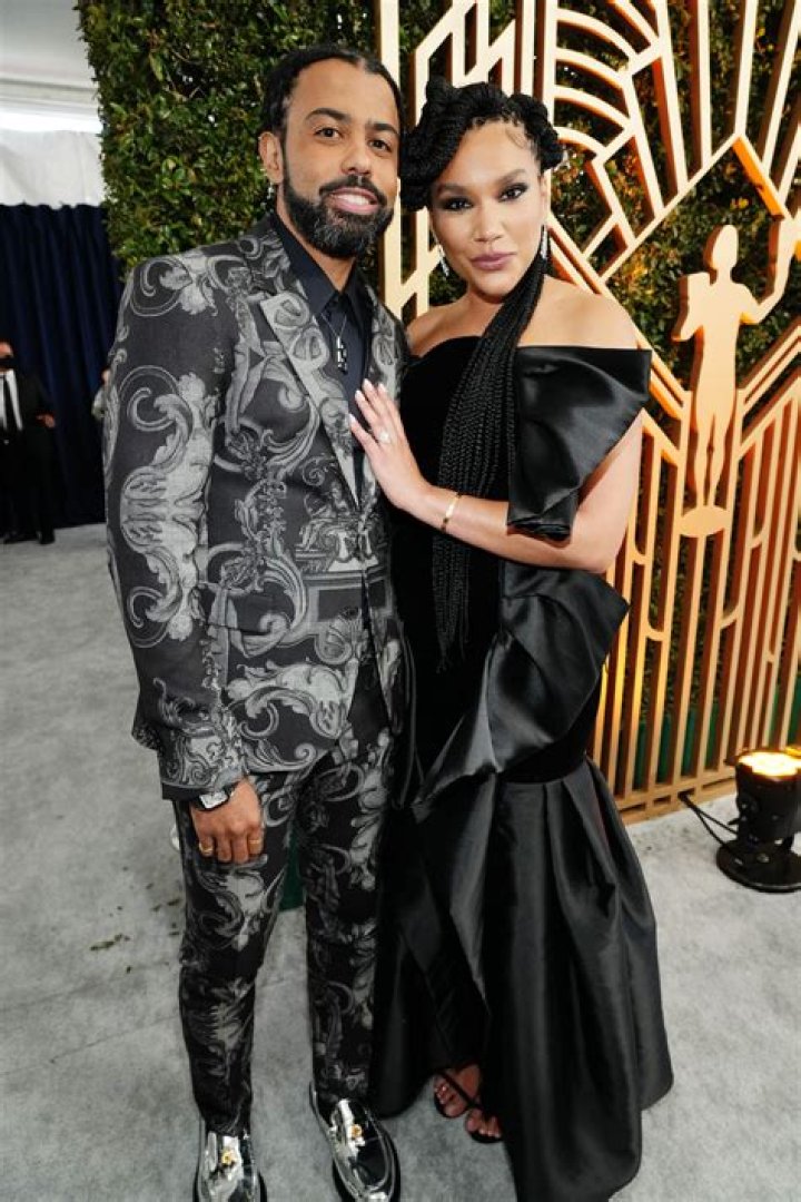 Hamilton’s Daveed Diggs, Emmy Raver-Lampman Welcome 1st Baby