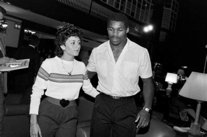 Who is Herschel Walker's ex-wife Cindy DeAngelis Grossman?