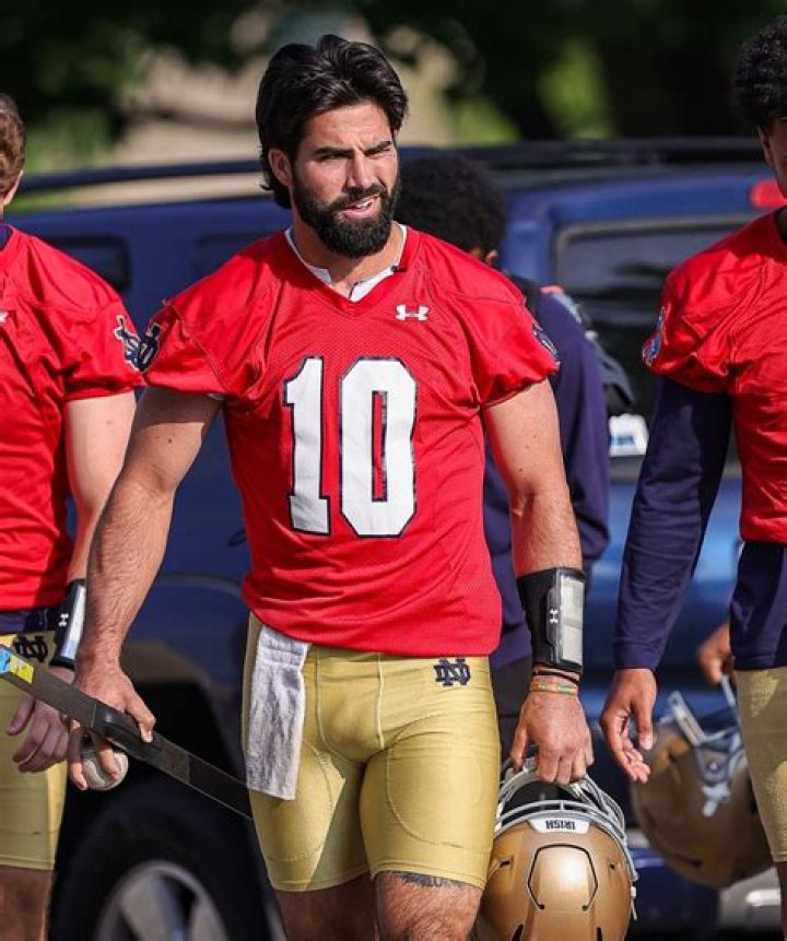 Hollywood's Hottest Football Fans | Us Weekly