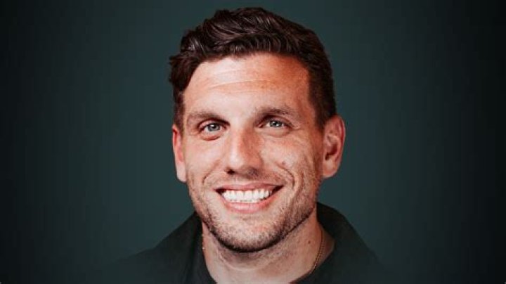 How Much Money Does Chris Distefano Make? Latest Chris Distefano Net Worth Income Salary
