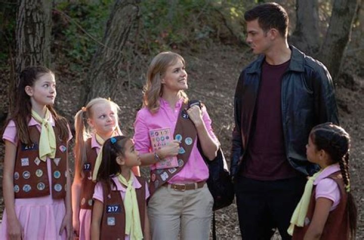 How Much Money Does Courtney Cole-Fendley Make? Latest Courtney Cole-Fendley Net Worth Income Salary