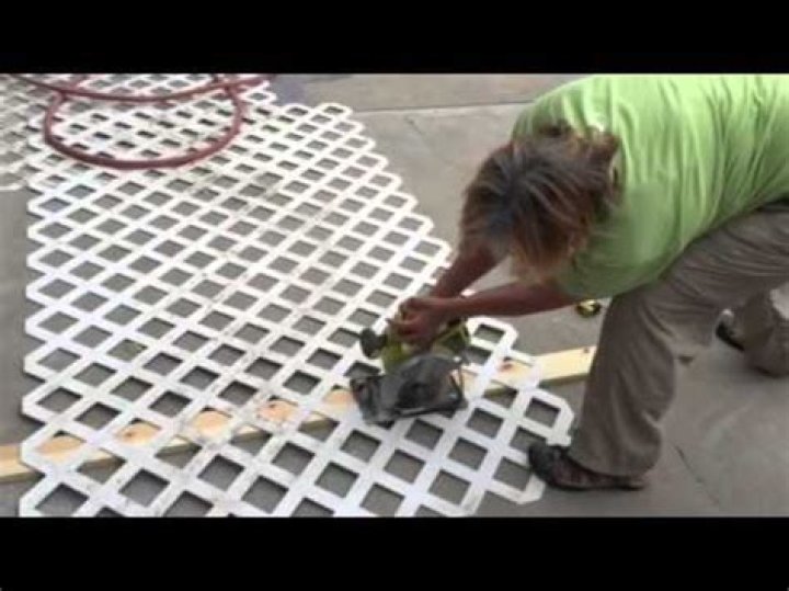 Quick Answer: How To Cut Vinyl Lattice