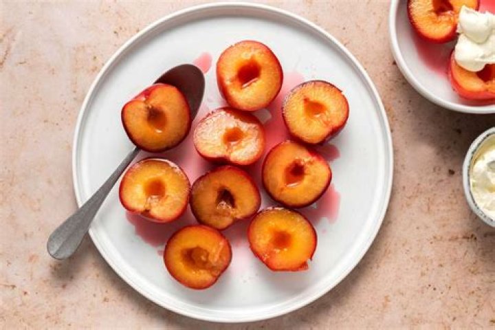 Question: How To Eat A Plum