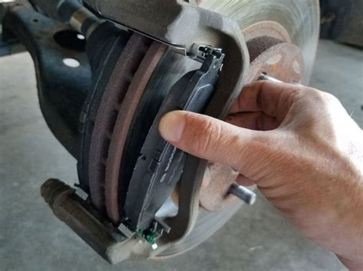 Question: How To Install Brake Pad Clips
