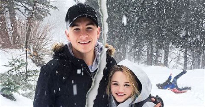 Hunter King, Nico Svoboda Split, End Engagement