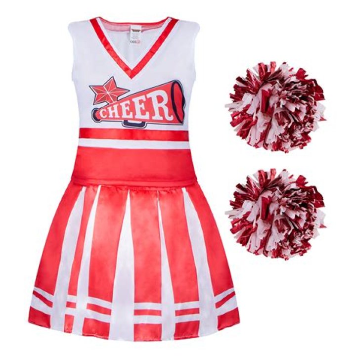 I’m 25 & tried my old cheerleading uniforms to see if they still fit - people say I look ‘amazing’
