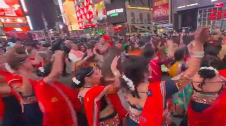 Indian-Americans celebrate Garba's inclusion in UNESCO's Intangible Cultural Heritage List at Times Square – India TV
