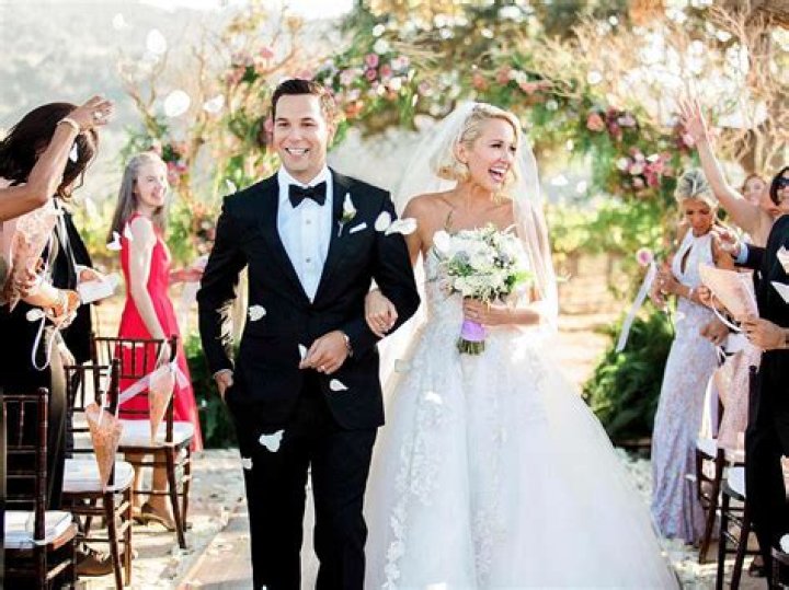 Inside Anna Camp, Skylar Astin’s Vineyard Wedding: Photos