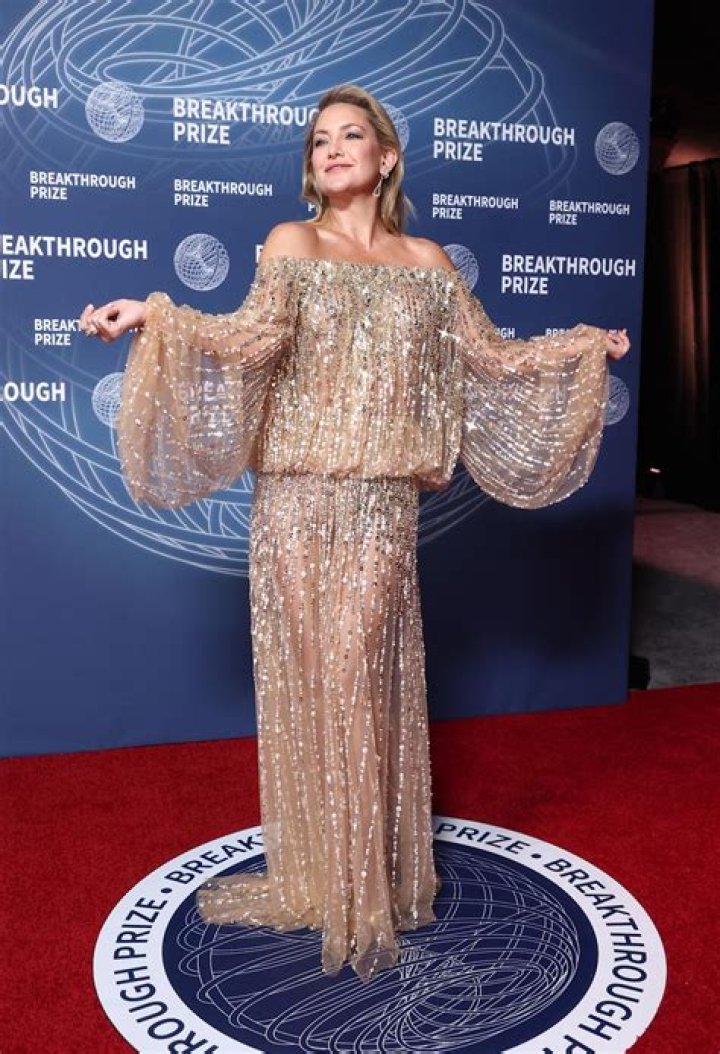 Insider: Kate Hudson Got a Boob Job