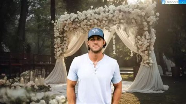 Is Riley Green Married? Is Riley Green Dating Anyone? Does Riley Green have Girlfriend?