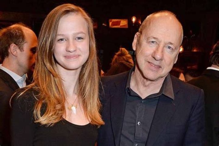 Issy Knopfler Net Worth, Age, Wiki, Biography, Relationship, Wife, Dating, Ethnicity, Height & Facts