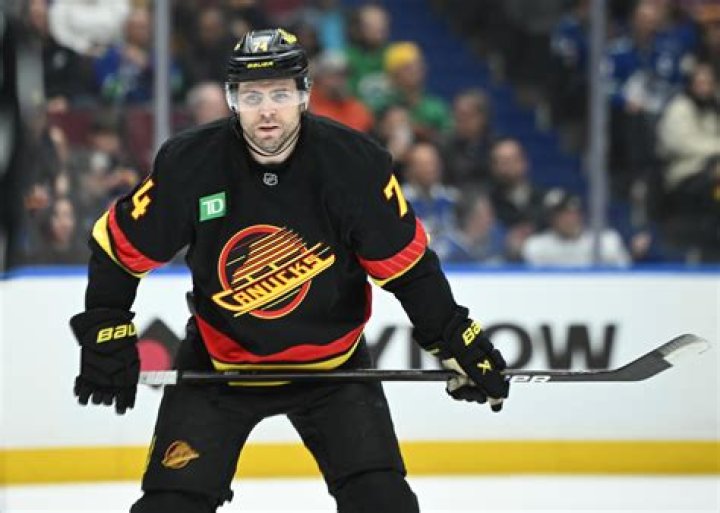 Jake DeBrusk Net Worth, Age, Wiki, Biography, Relationship, Wife, Dating, Ethnicity, Height & Facts