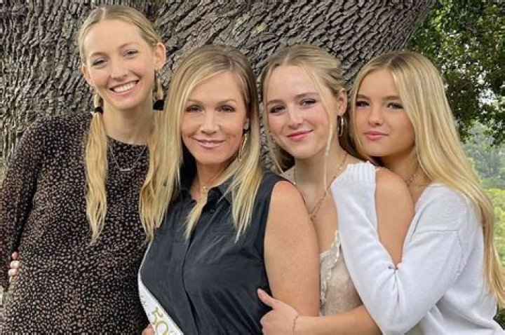 Jennie Garth's Family Guide: Ex Peter Facinelli, 3 Daughters