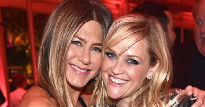 Jennifer Aniston Dishes on SNL’s Portrayal of Friends’ Rachel Green