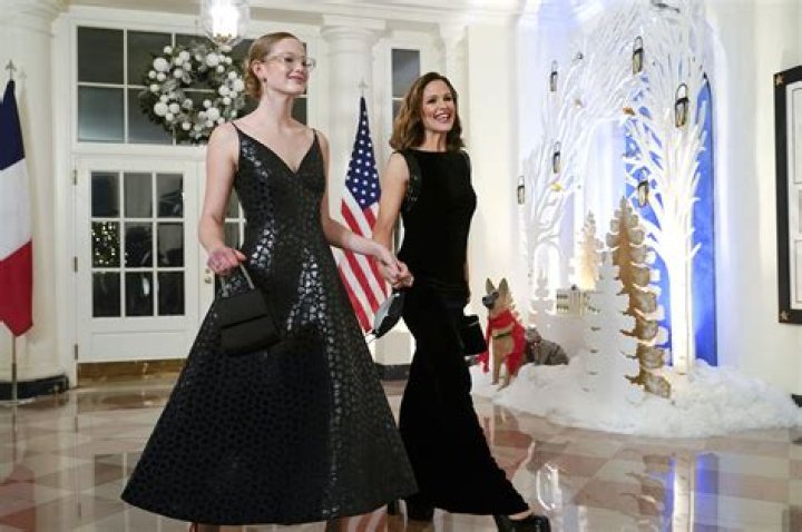 Jennifer Garner, Daughter Violet Attend White House State Dinner