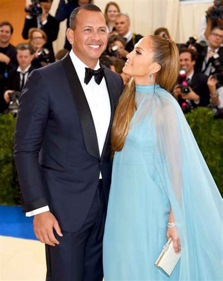 Jennifer Lopez, Alex Rodriguez Talk First Date in 'Vanity Fair'