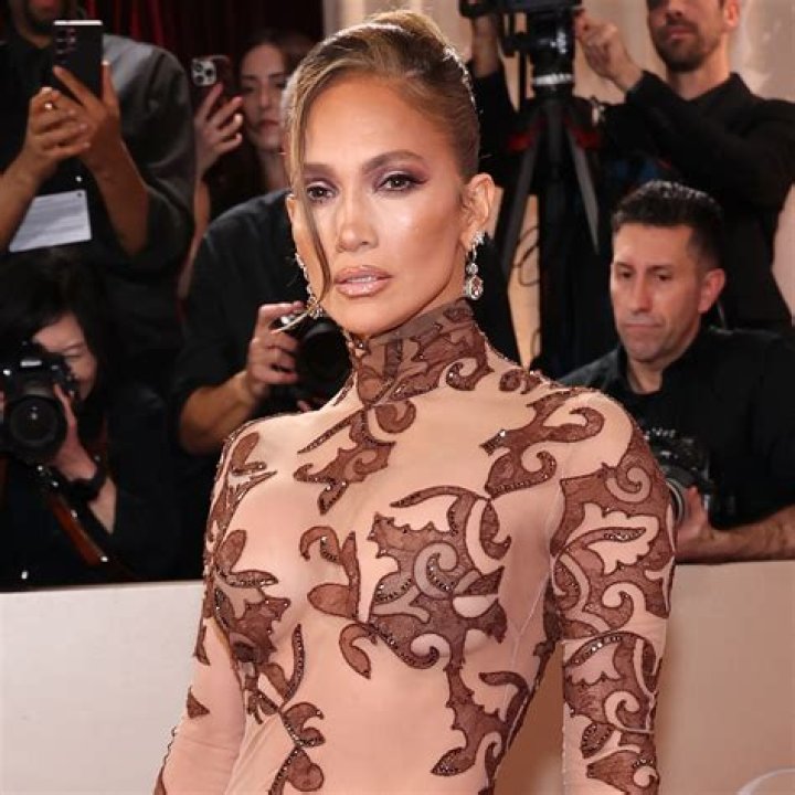Get Jennifer Lopez's Golden Globes Hair for Just $26 on Amazon