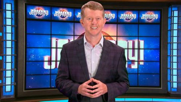 Jeopardy! fans call out ‘double standard’ between treatment of 'favorite' host Ken Jennings and rival Mayim Bialik