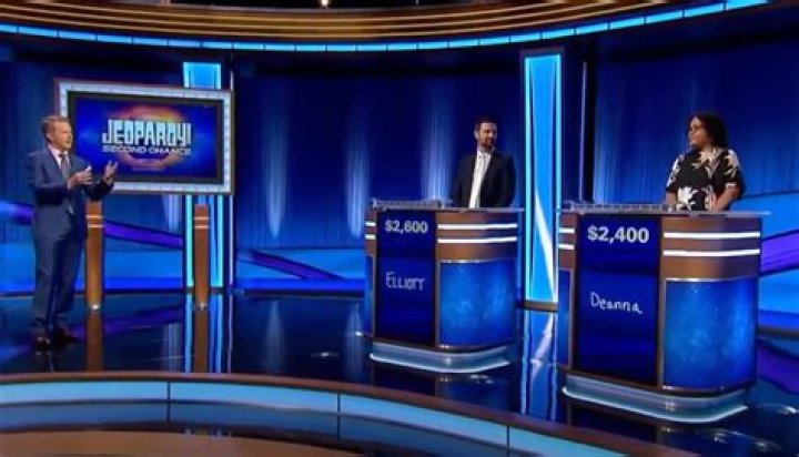Jeopardy!'s Ken Jennings forced to stop show for ‘unnoticed’ misruling before player Matt Walks has 'game-costing' error