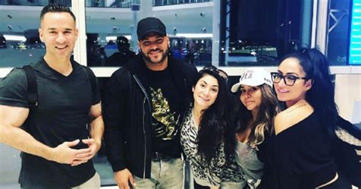 'Jersey Shore' Cast Throws Bachelorette Party for Angelina