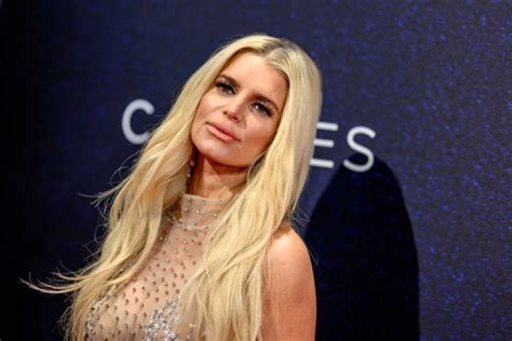Jessica Simpson Shows Off Cleavage, Slim Body on Red Carpet in NYC