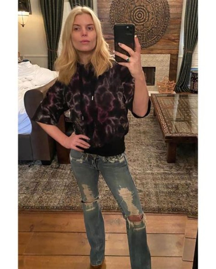 Jessica Simpson Rewears 14-Year-Old True Religion Jeans: Pics