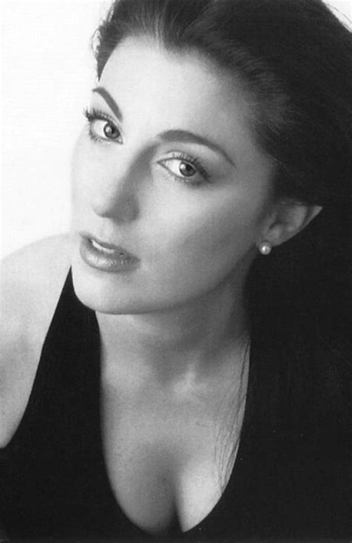 Jewel Donohue Net Worth, Income, Salary, Earnings, Biography, How much money make?