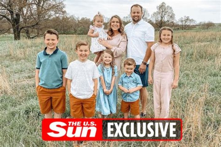 Josh Duggar & pregnant wife Anna bought land & mobile home for six kids just ONE WEEK before child pornography arrest