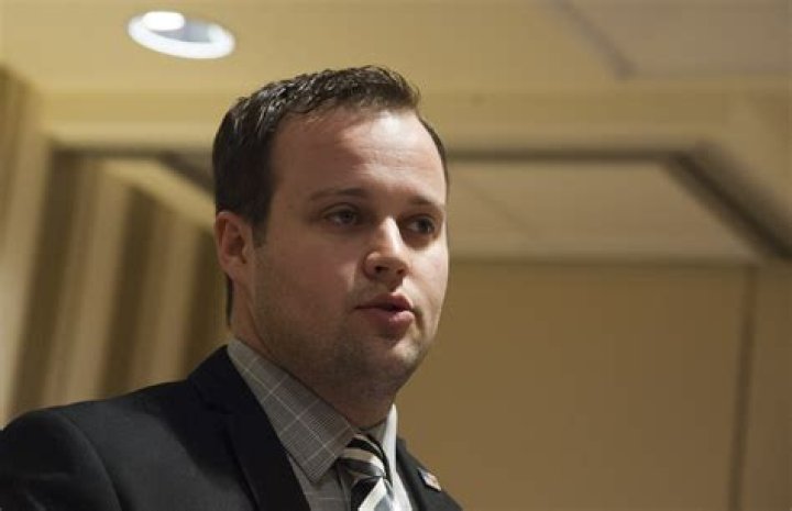 Josh Duggar BEGS for more time to convince court to throw out suspicious photos of his hands from child pornography case
