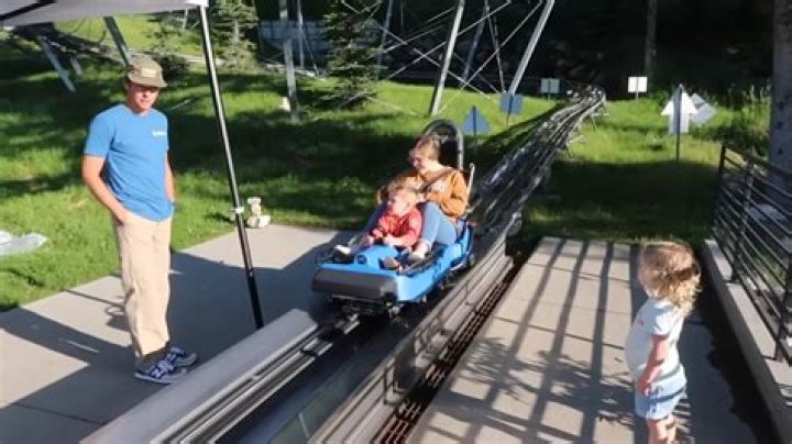 Joy-Anna Duggar shatters controversial family’s strict dress code in skintight jeans for a new video from vacation