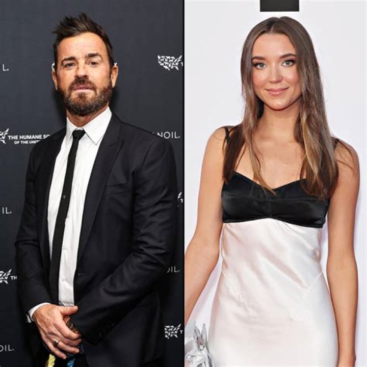 Justin Theroux and Nicole Brydon Bloom Attend Her Sister’s Wedding