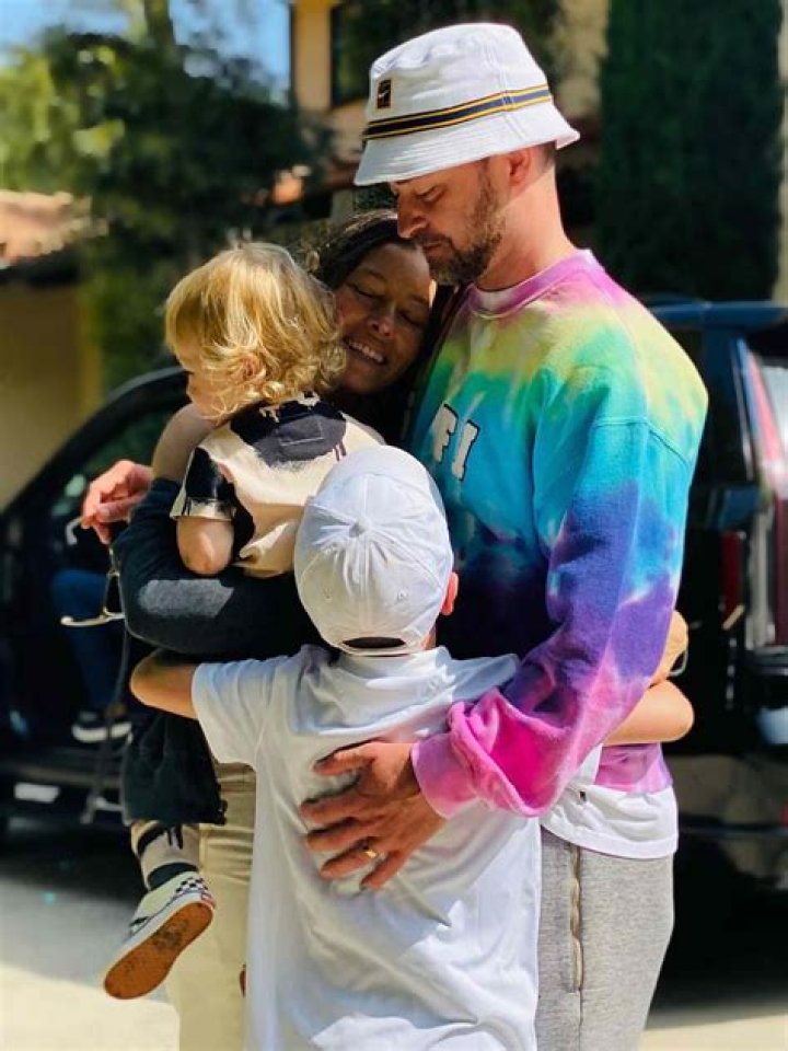 Sweet Surprises: Justin Timberlake And Jessica Biel Do 'Swedish Candy Taste Test'