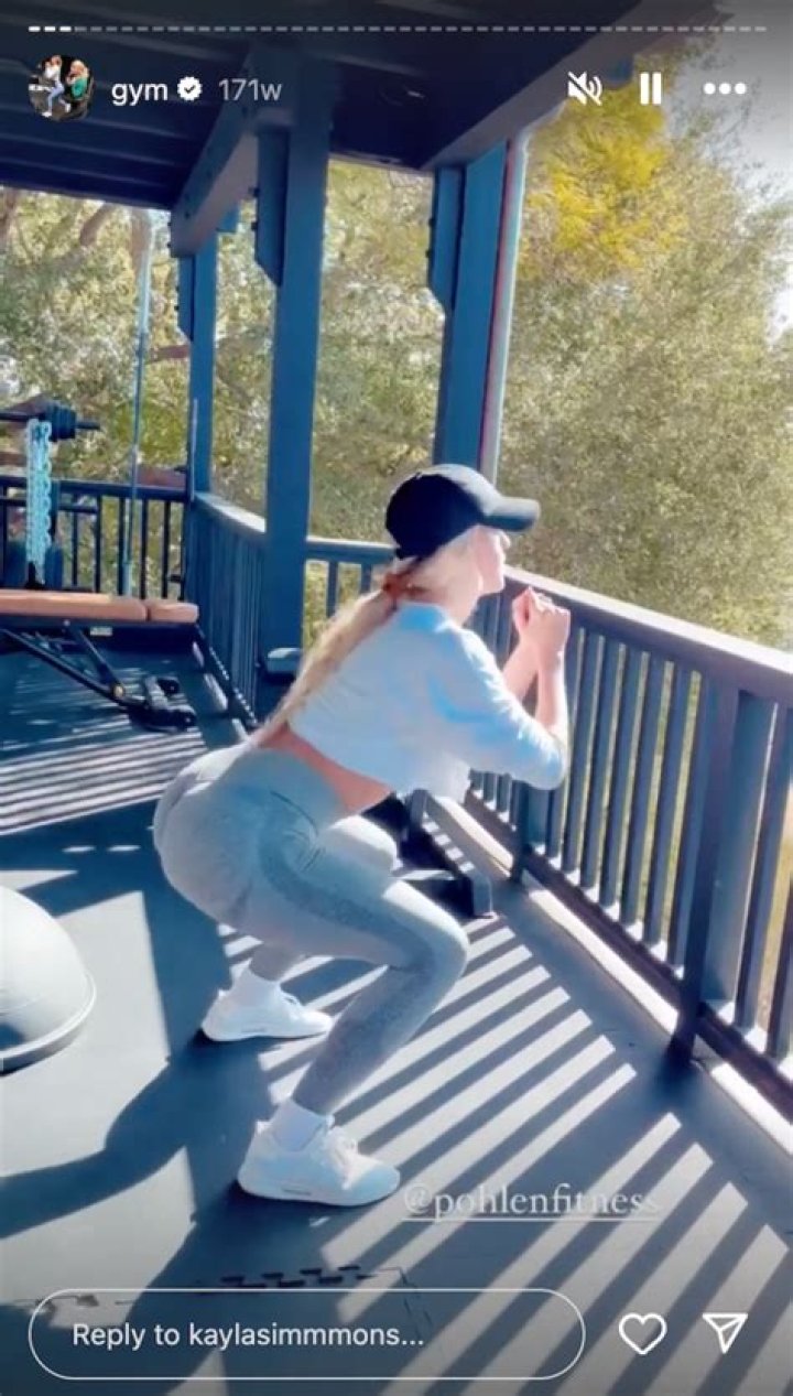 World's sexiest volleyball star Kayla Simmons leaves little to imagination as she shows off bum in skintight gym outfit