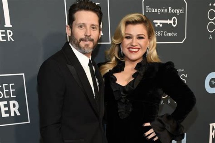 Kelly Clarkson 'Open to Dating' After Brandon Blackstock Divorce