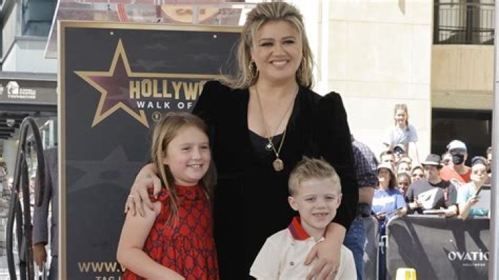 Kelly Clarkson’s Daughter Sings on New Song ‘You Don't Make Me Cry’