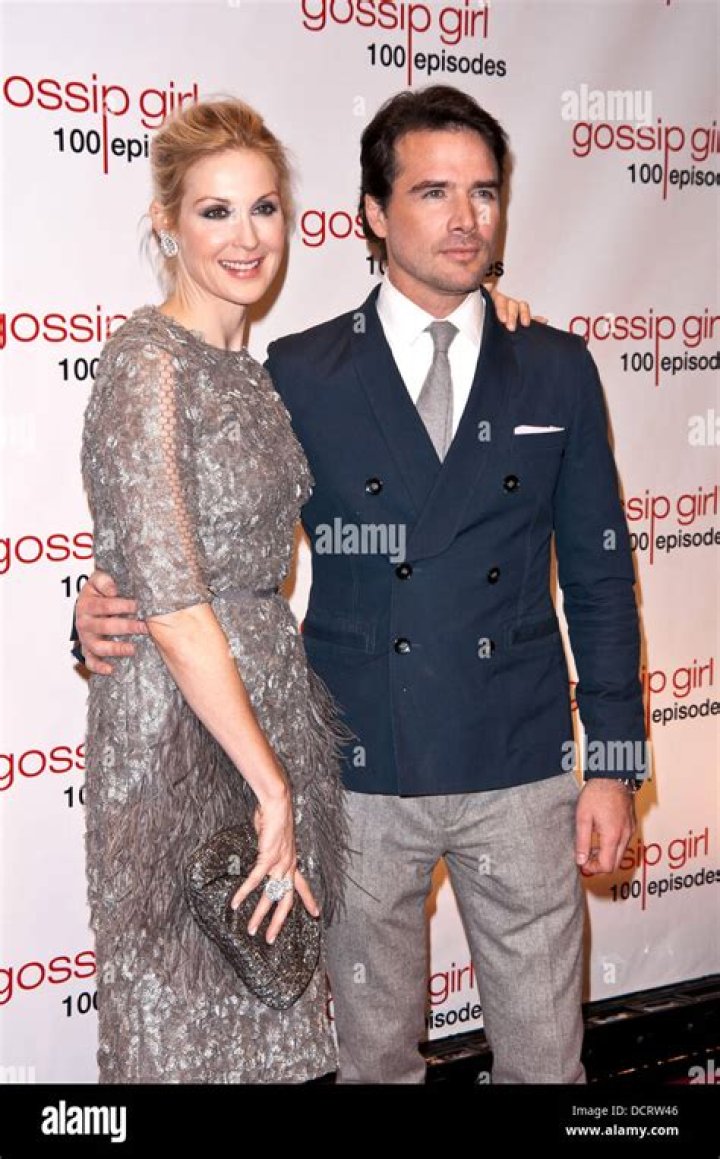 Unraveling The Love Life Of Kelly Rutherford: Who Is She Dating Now?