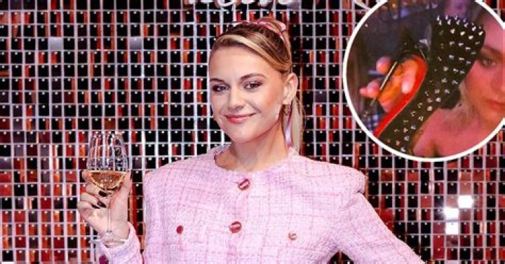 Kelsea Ballerini Breaks Her Louboutin Heel Moments Before Performing
